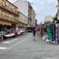 Los puestos de fruta y alimentación se trasladarán a la plaza del Altozano este sábado