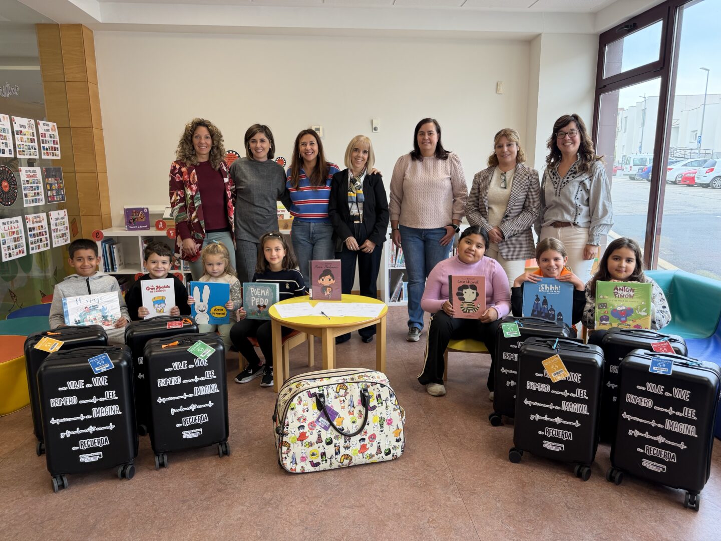 Reading bags travel to educational centres in Guijuelo